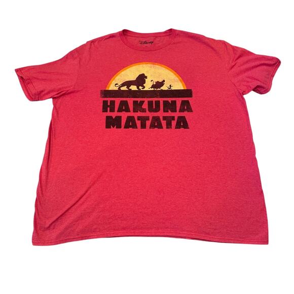 Disney Hakuna Matata Lion King Red Short Sleeve Men's or Women's T-Shirt Size 2X - Picture 1 of 6